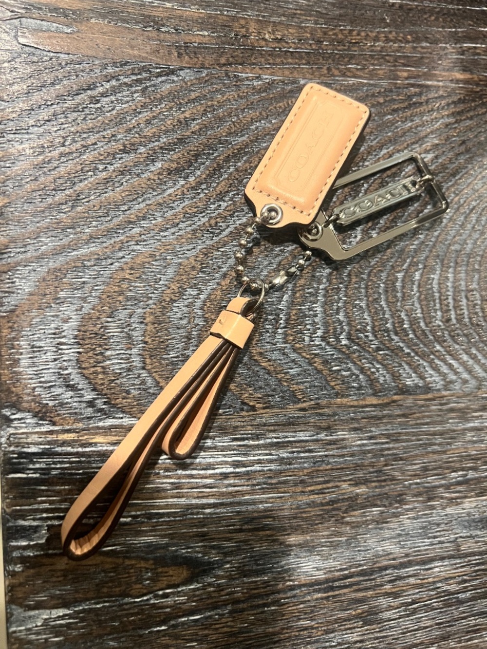 Coach Silver Plate Key Tag Metallic Cut Out Leather Fold Over Beige Strap Y2K - Picture 5 of 5